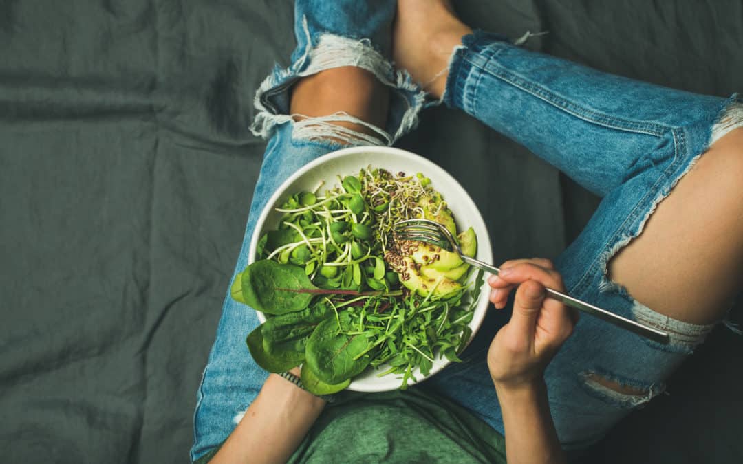 HHTR Flashback Favorite – Bodies in Action: The Strength-Building and Soul-Sustaining Food Choices for Well-Being with Rebecca Scritchfield & Dr. Drew Ramsey